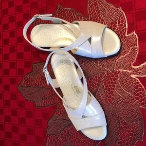 SAS Caress New Pewter size 7.0 shoes